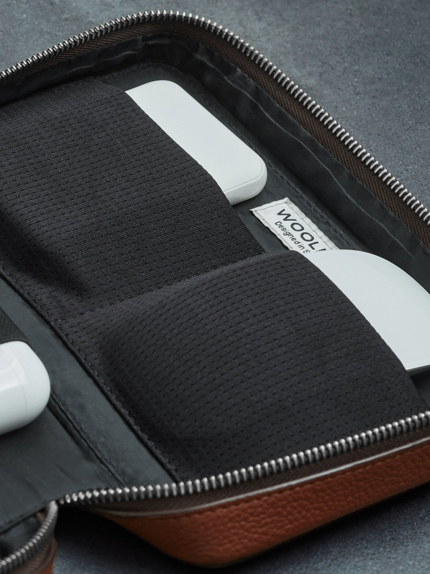Woolnut Leather Tech Organiser - Cognac