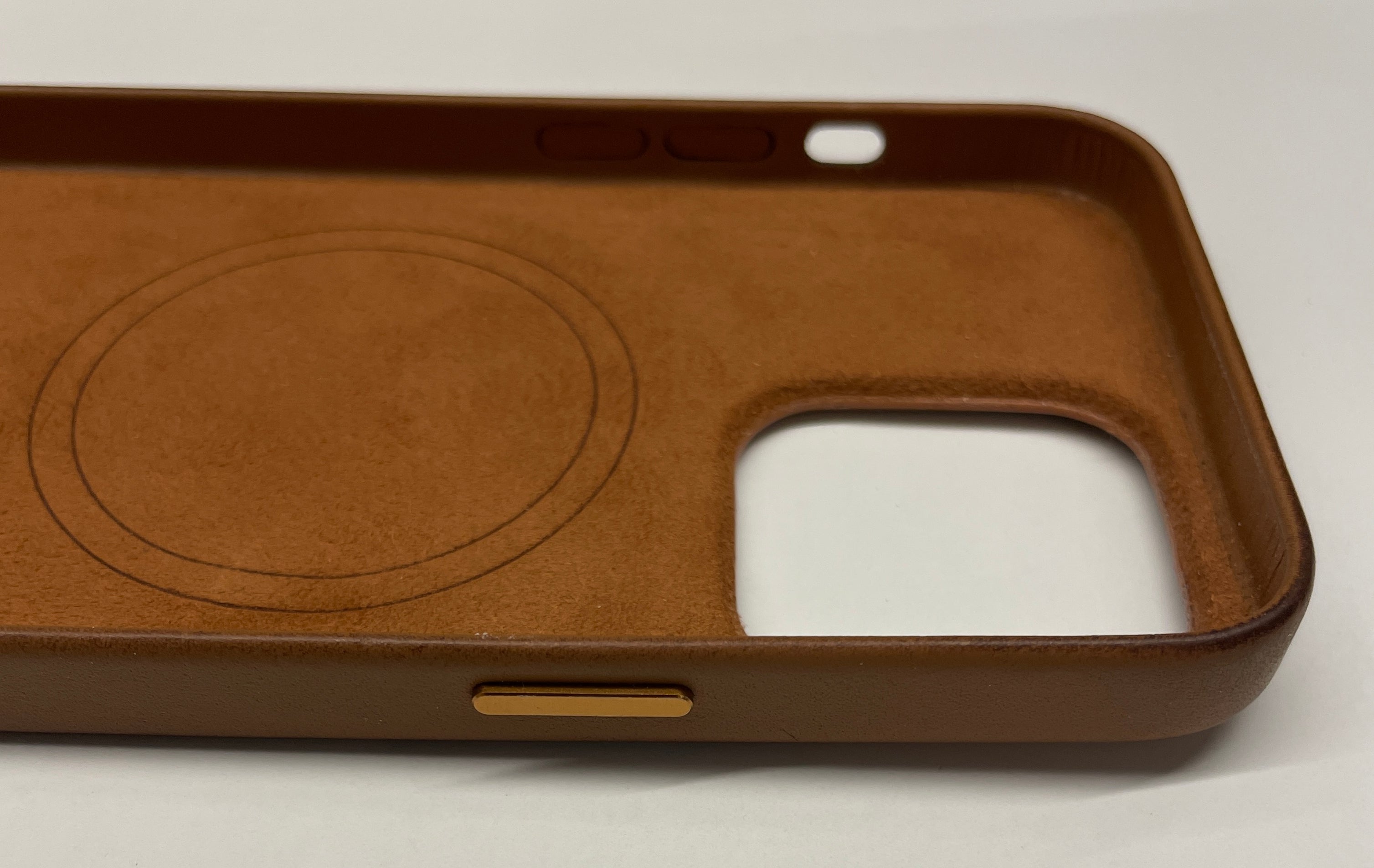 Mujjo Full Leather Case with MagSafe for iPhone 14 Pro Max - Tan - Open Box